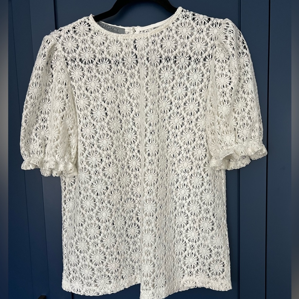Legacy Elegant White Lace Top size xs fits more like a small.